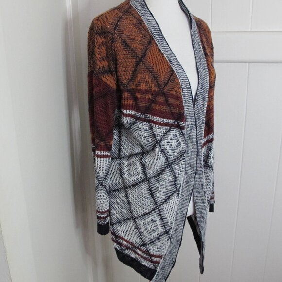 TOBI | Texture Patterned Open Front Lightweight Cardigan - Picture 2 of 13